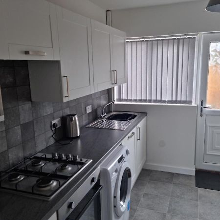 3 Bedroom House-Ellesmere Port Exterior photo