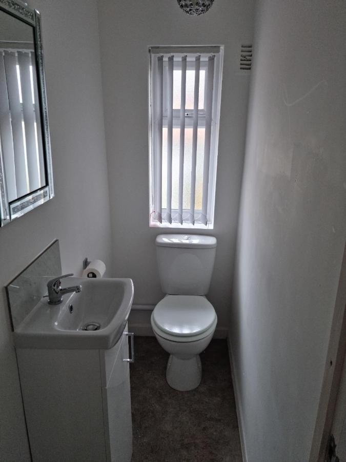 3 Bedroom House-Ellesmere Port Exterior photo